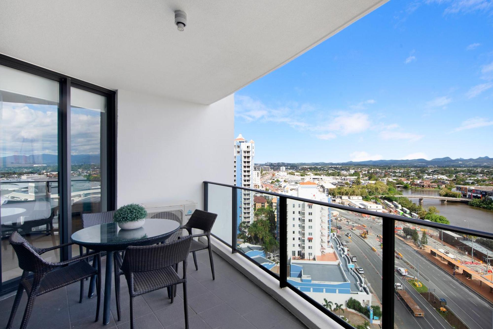 Sierra Grand Broadbeach - Self Contained & Privately Managed *
