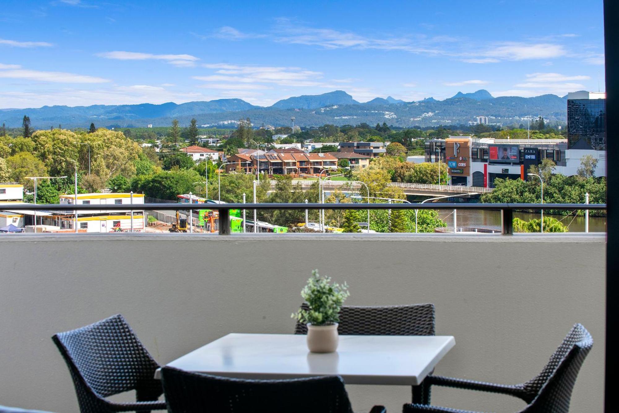 Sierra Grand Broadbeach - Self Contained & Privately Managed Gold Coast