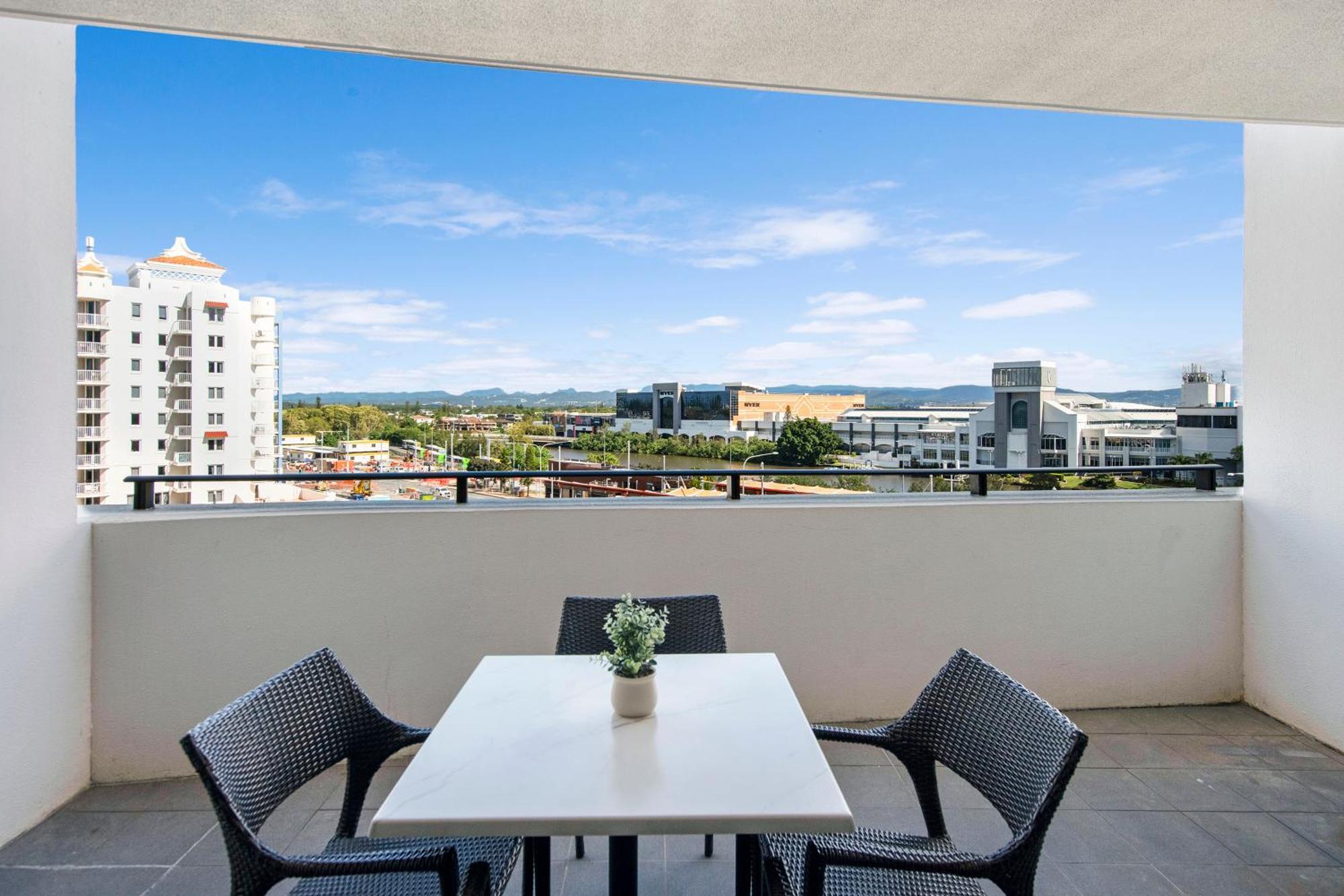 Apartment Sierra Grand Broadbeach - Self Contained & Privately Managed