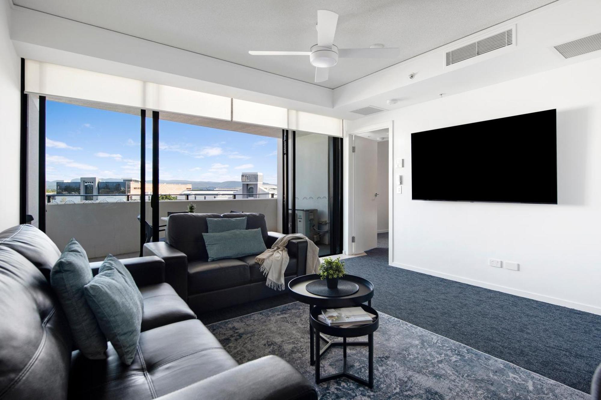 Sierra Grand Broadbeach - Self Contained & Privately Managed Apartment Gold Coast