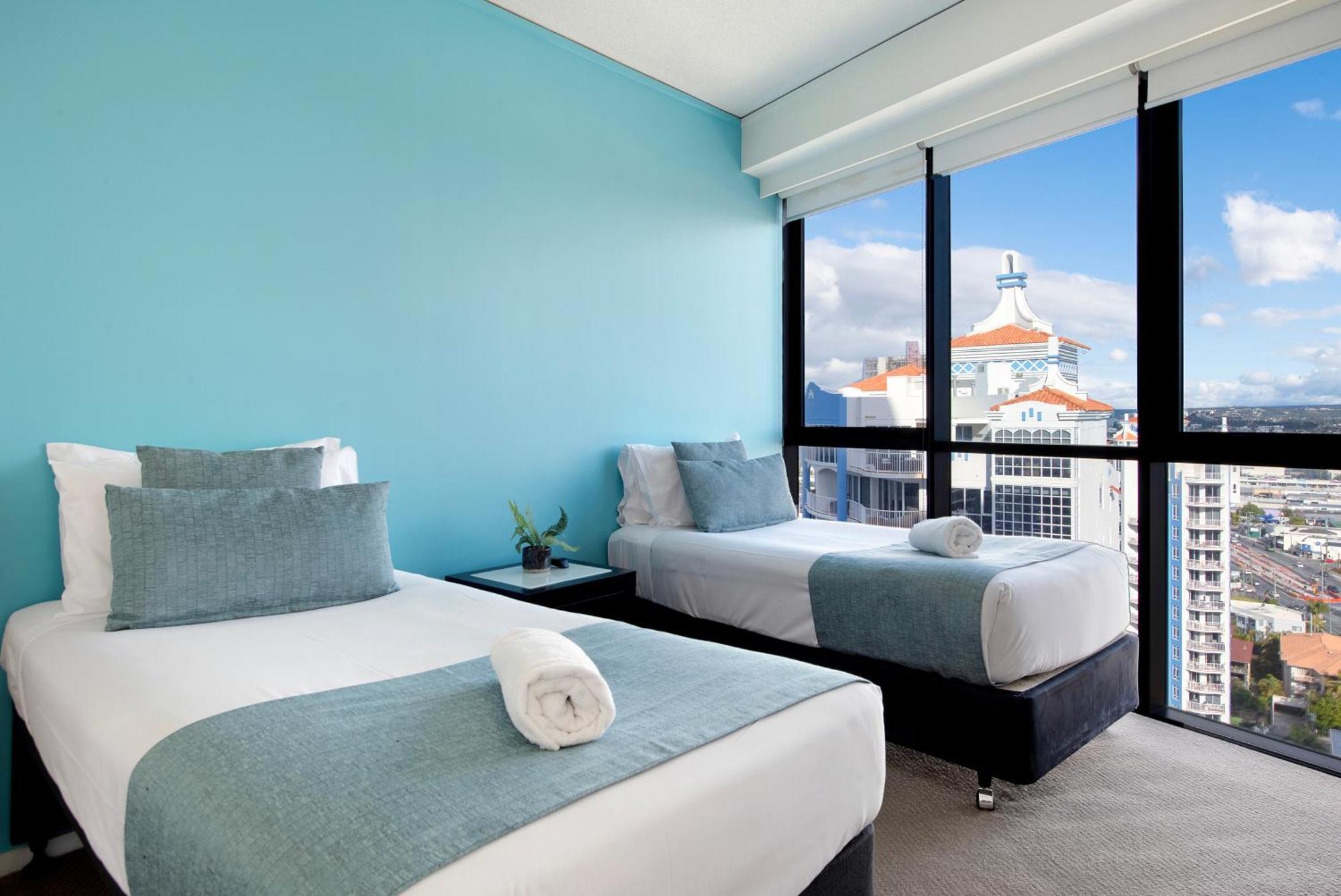 Sierra Grand Broadbeach - Self Contained & Privately Managed Apartment *