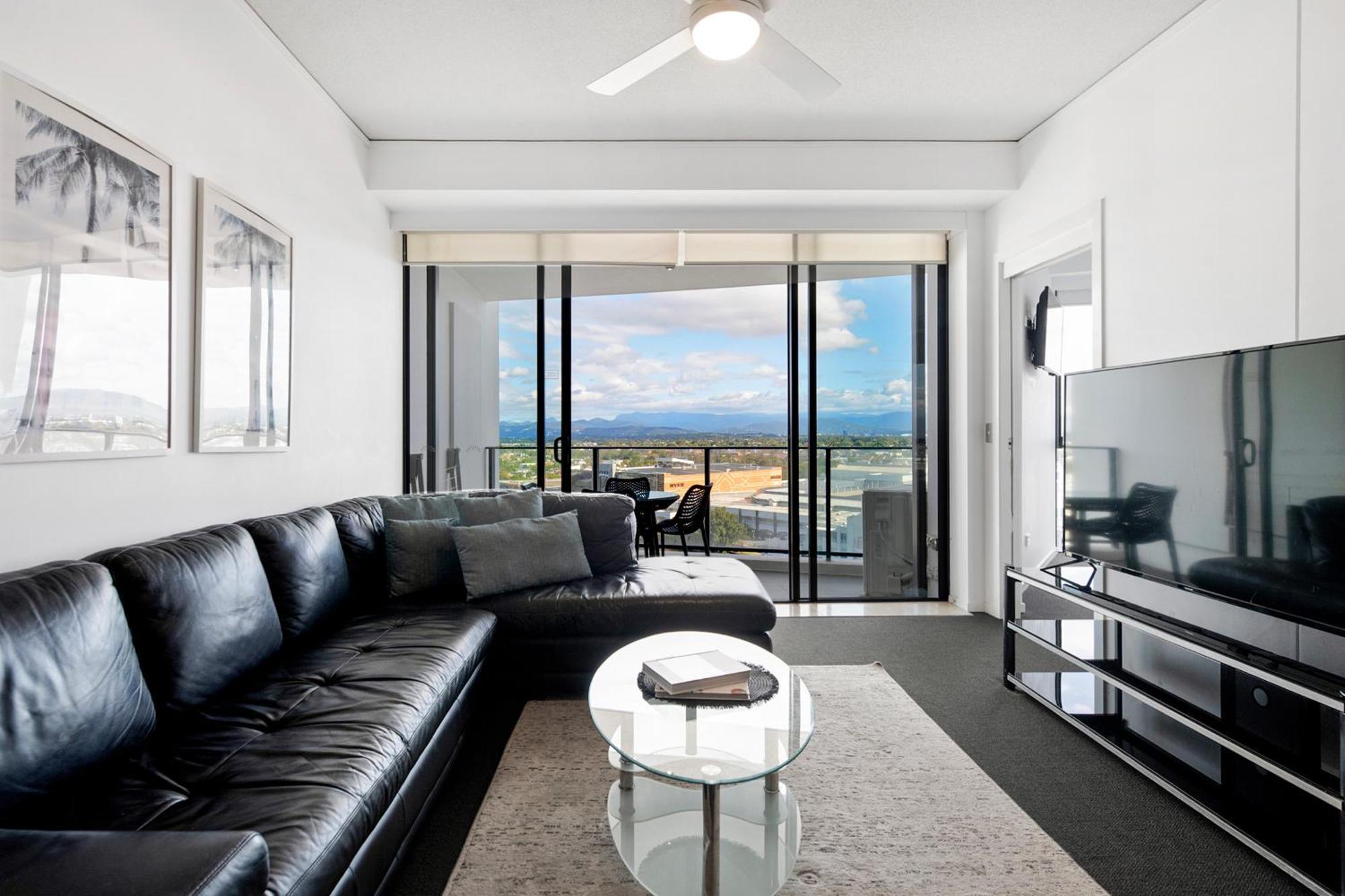 Sierra Grand Broadbeach - Self Contained & Privately Managed Gold Coast