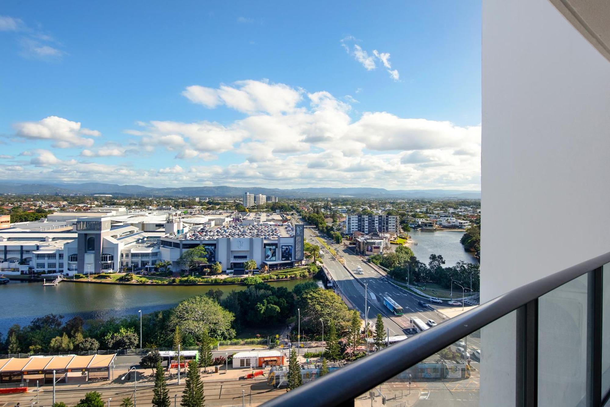 Sierra Grand Broadbeach - Self Contained & Privately Managed Apartment