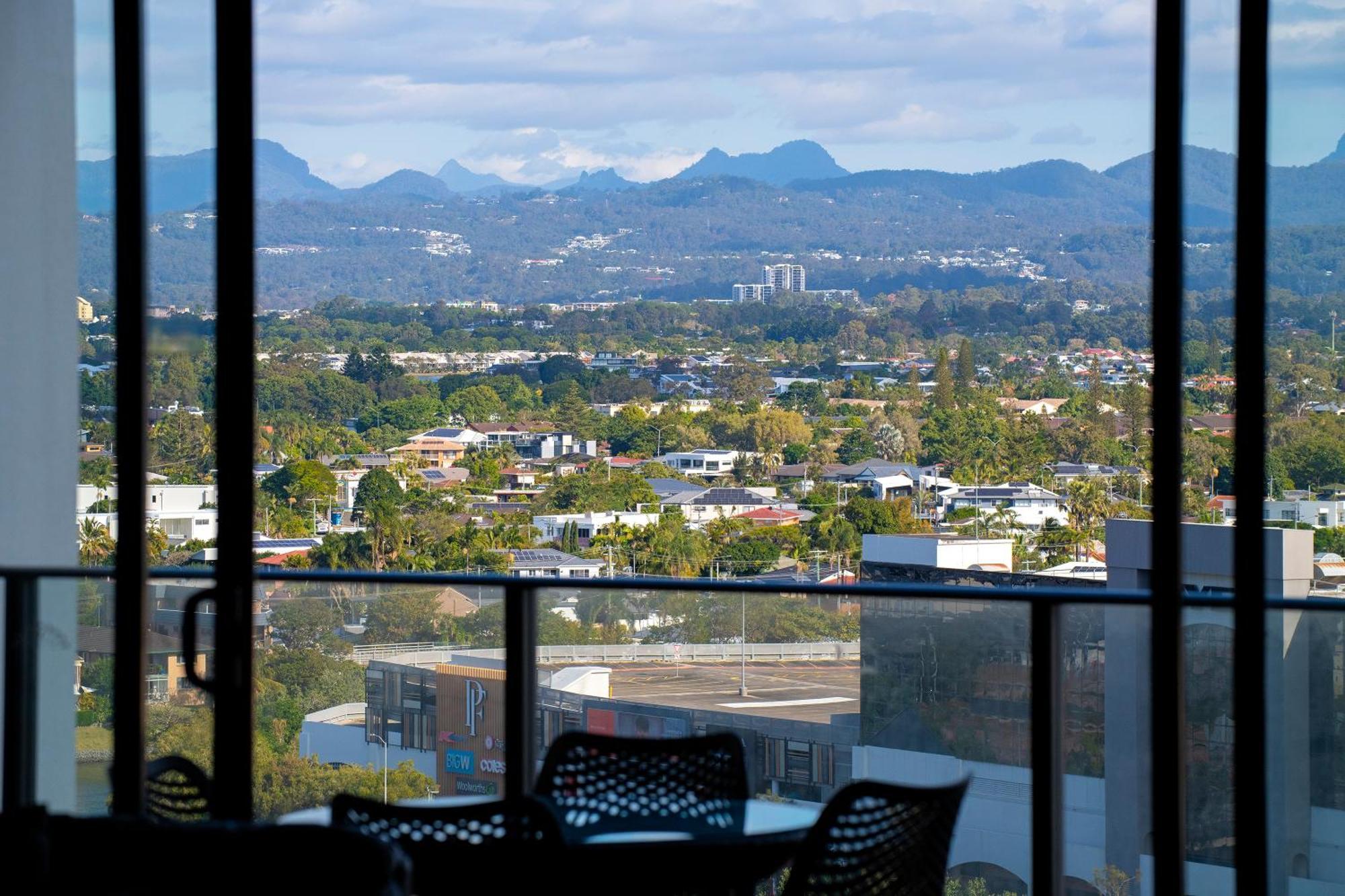 Apartment Sierra Grand Broadbeach - Self Contained & Privately Managed