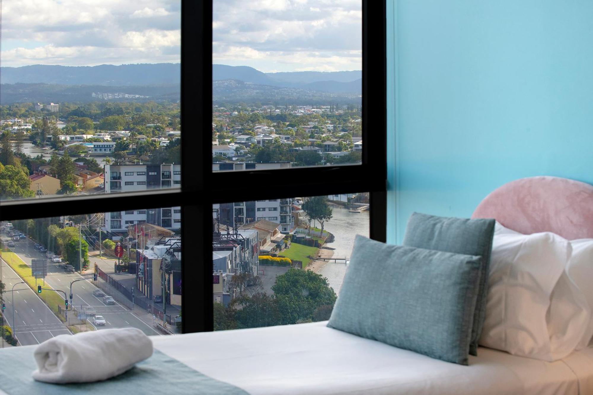 Sierra Grand Broadbeach - Self Contained & Privately Managed Apartment *